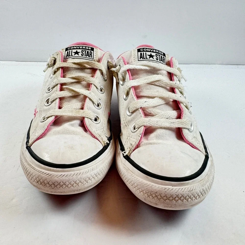 Converse Chuck Taylor All Star Low Top White Floral Embroidered Kids Size 2